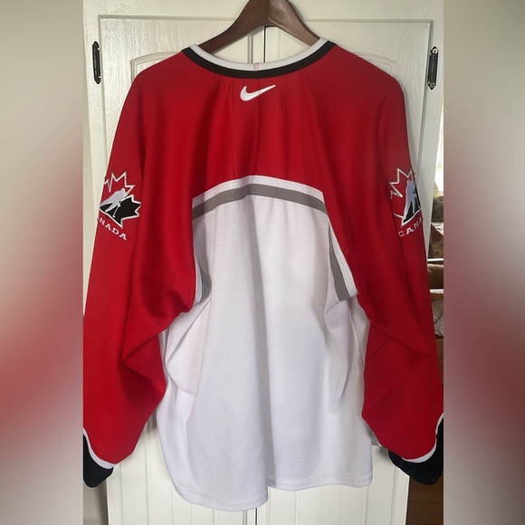 Nike Team Canada Olympic Hockey Jersey Red and White Men’s Sz L - Picture 4 of 5